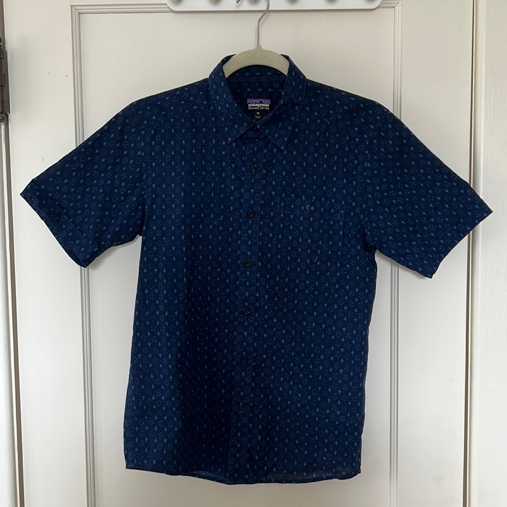 Patagonia Men’s XS short sleeved collared cotton shirt
